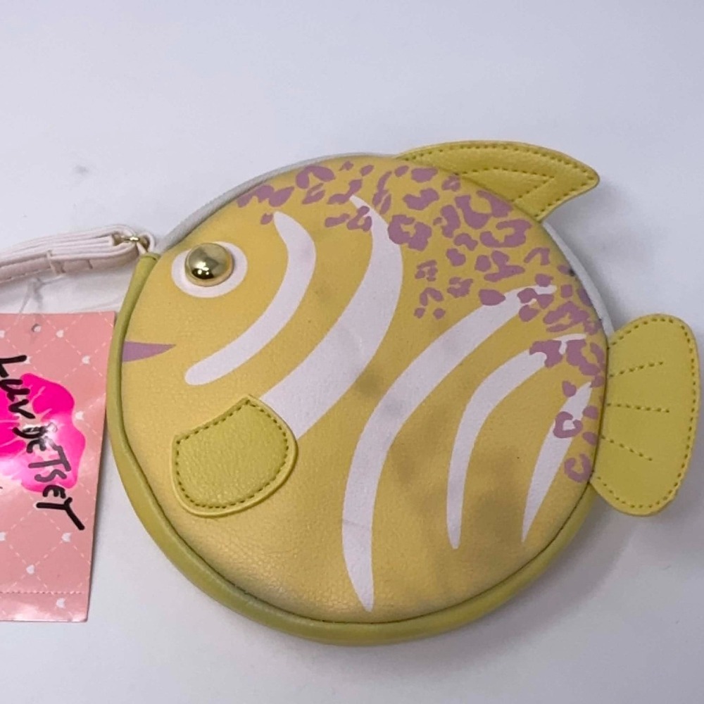 NEW Betsey Johnson Fish Coin Purse Wristlet Yellow Pink Bag Leopard Beach Vacay‎